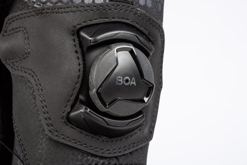 ADVENTURE GTX BOOT 8 STEALTH BLACK